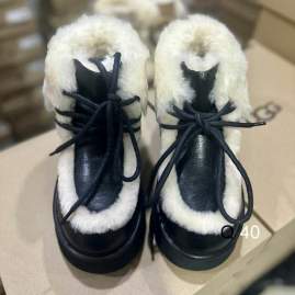 Picture of UGG Shoes _SKUUGGsz35-40HX112719670